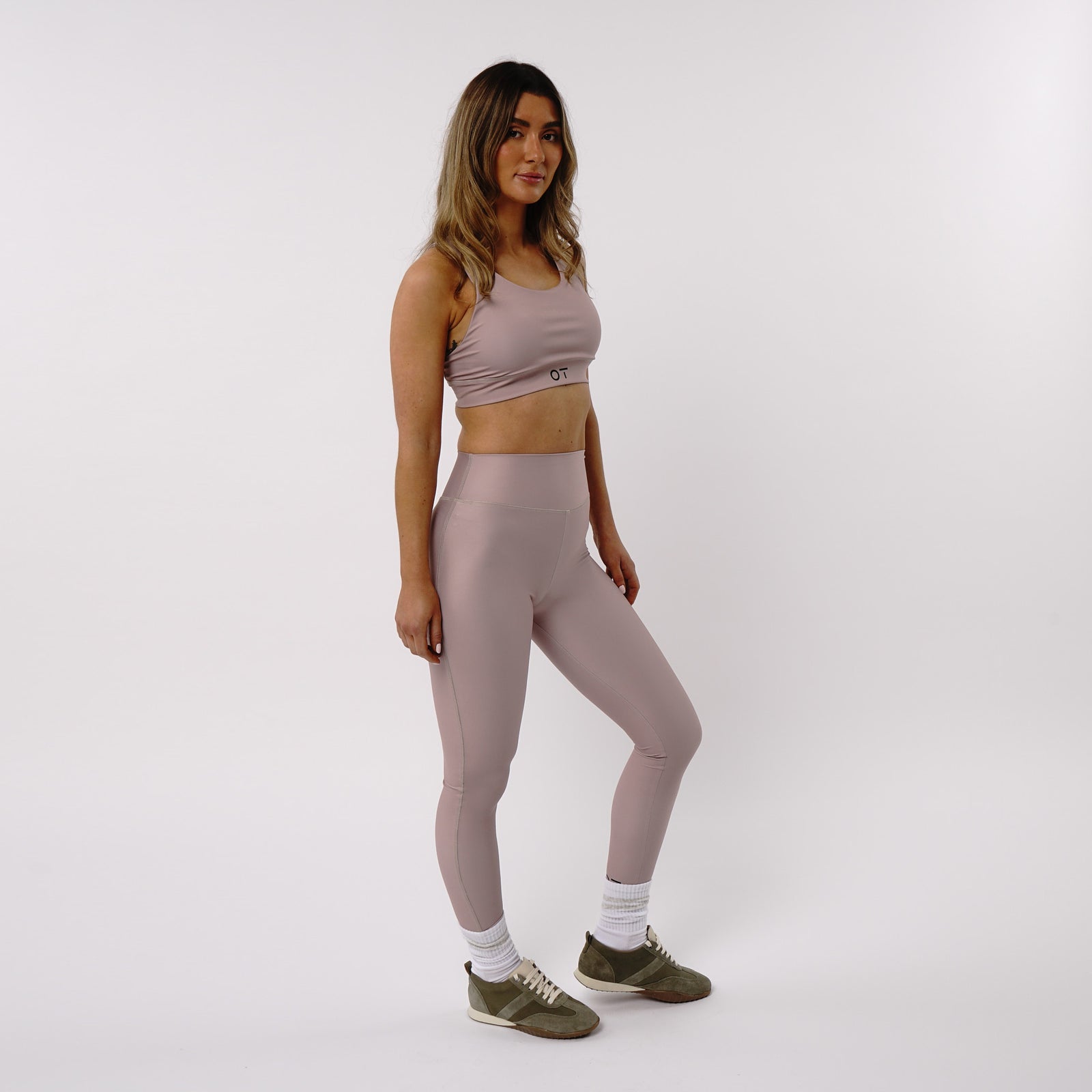 Omnitau Women's Tasmania 27 Inch Gym Leggings - Latte Brown — shop and try on with AI characters