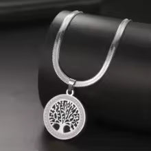 Collier Arbre De Vie En Argent | Eternité — shop and try on with AI characters