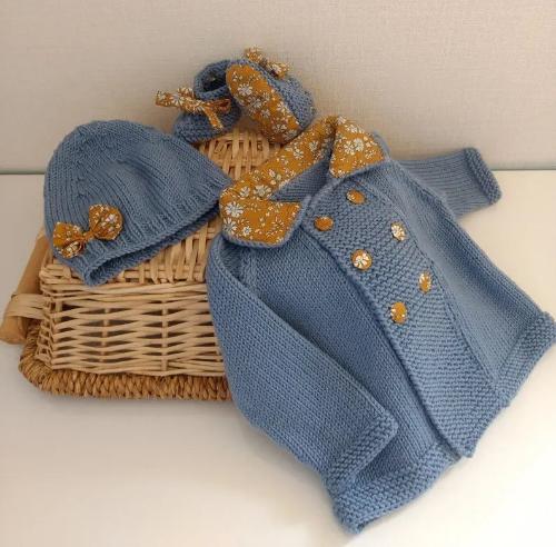 Brassières bébé laine Bonnet et Chaussons — shop and try on with AI characters