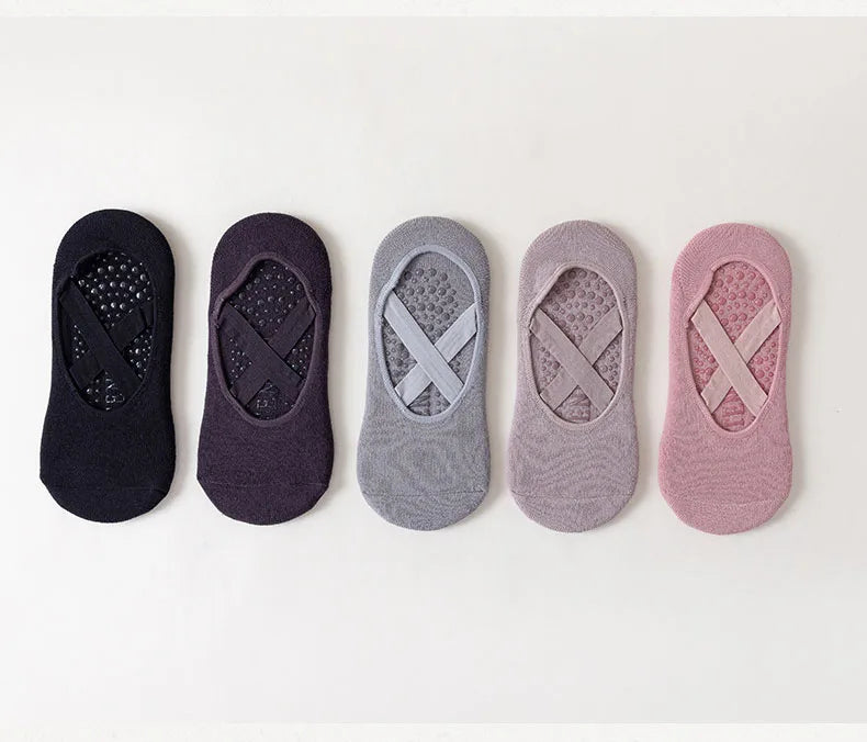 AirGrip™ - lot de 5 paires - Chaussettes Antidérapantes Pilates & Yoga — shop and try on with AI characters