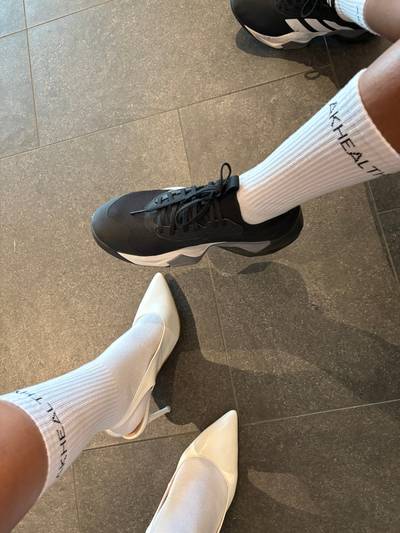 Basic Crew Cotton Socks -white AKHEALTHY