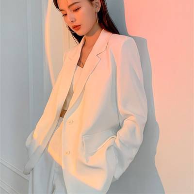 Spring Tops 2026 Internet Celebrity Trendy White Blazer High-End Design New Black Niche Jacket for Women